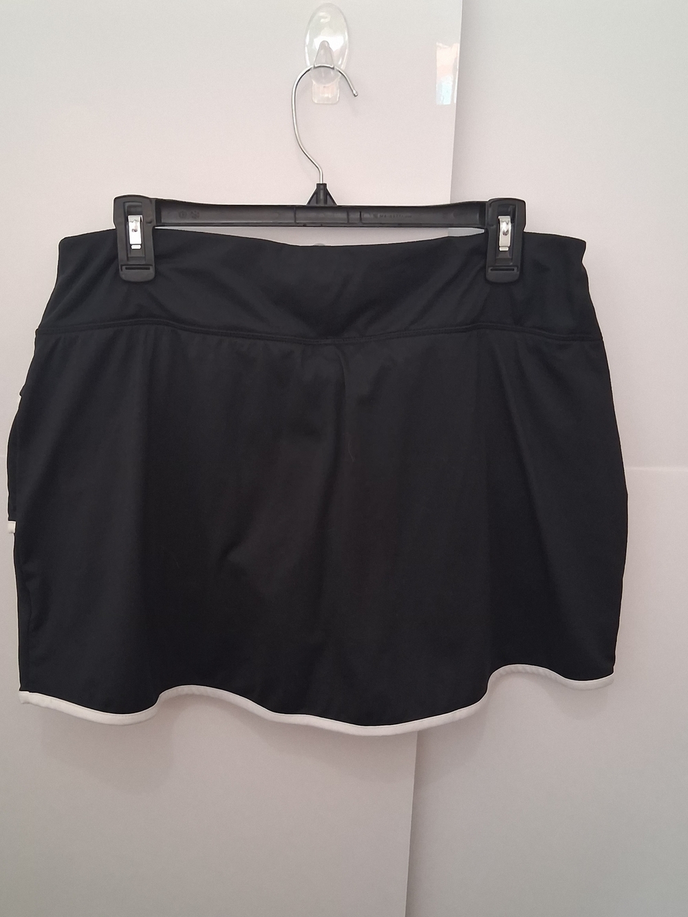BCG Black Skort with White Trim Size Large - Picture 2 of 8